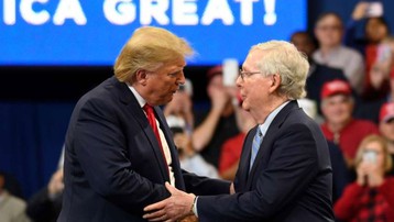 Trump - McConnell không ai chịu ai: 'Cơn đau đầu' của đảng Cộng hòa