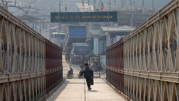 200 cảnh sát Myanmar và người thân chạy sang Ấn Độ