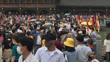 Sở Văn hóa Hà Nam làm việc với chùa Tam Chúc sau vụ khách đổ về quá tải