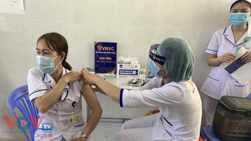 Bà Rịa - Vũng Tàu bắt đầu tiêm vaccine phòng Covid-19 cho nhân viên y tế tuyến đầu