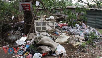 Hà Nội: Tồn tại nhiều bãi rác tự phát trong khu dân cư