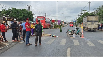 Đắk Lắk: Xe khách tông xe máy từ phía sau, 1 người chết, 2 người trọng thương