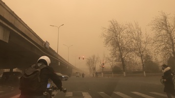 Trung Quốc: Thủ đô Bắc Kinh chìm trong bão cát