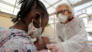 Pháp: Trẻ em nhiễm Covid-19 ngày càng nhiều