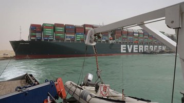 Tàu mắc cạn trên kênh đào Suez từng gây tai nạn năm 2019