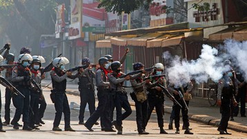 Trung Quốc lặng yên trước cuộc biểu tình hậu đảo chính ở Myanmar