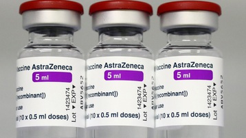 EU: 'Không có bằng chứng' để hạn chế tiêm chủng vaccine AstraZeneca