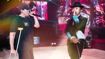 Karik chống nạng lên tổng duyệt sân khấu đêm nhạc Rap Việt
