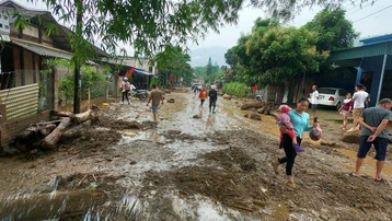 Lào Cai: Lũ ống đổ về trong đêm tại Văn Bàn làm 3 người chết và mất tích