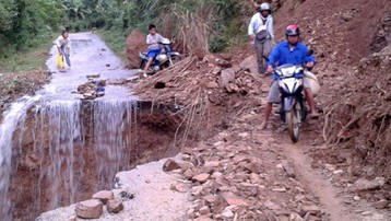 Thái Nguyên: Di dời khẩn cấp 13 hộ dân tại khu vực có nguy cơ cao xảy ra lũ