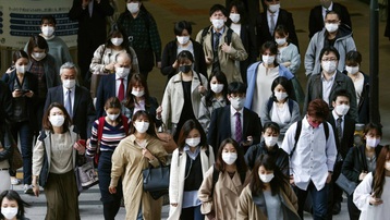 Ca tử vong do Covid-19 tăng vọt, Nhật Bản lập trung tâm tiêm chủng