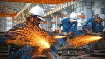 ADB nâng dự báo tăng trưởng kinh tế Việt Nam năm nay