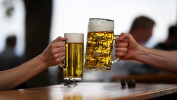 Hà Nội: Dừng nhà hàng bia, quán bia hơi, giải tỏa chợ cóc chợ tạm để chống dịch Covid-19