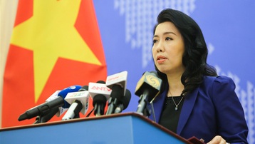 Trung Quốc tiếp tục đưa thêm tàu tới Trường Sa, Việt Nam lên tiếng