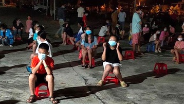 Lai Châu khẩn cấp lấy mẫu xét nghiệm của 70 học sinh tiểu học ngay trong đêm