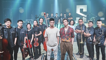 Soobin Hoàng Sơn hát cùng 32 nhạc công