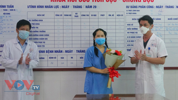 Đà Nẵng: Nữ điều dưỡng phản vệ sau tiêm vaccine Covid-19 đã khỏe mạnh ra viện