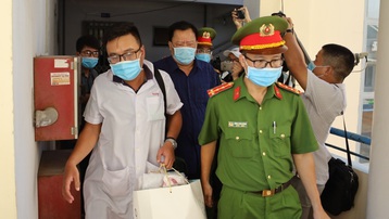 Nguyên Phó Chủ tịch UBND tỉnh Khánh Hoà nhập viện trước khi bị bắt tạm giam
