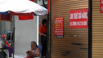 Hình ảnh các cửa hàng kinh doanh tại Hà Nội đóng cửa vì dịch Covid-19