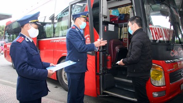 Lai Châu: Xử phạt nhiều lái xe chở khách vi phạm quy định phòng, chống dịch