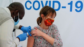 Khả năng miễn dịch SARS-CoV-2 'đáng kinh ngạc' sau khi tiêm vaccine Covid-19