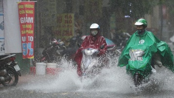 Thời tiết hôm nay: Áp thấp nhiệt đới có thể mạnh lên thành bão, khu vực Hà Nội có mưa dông