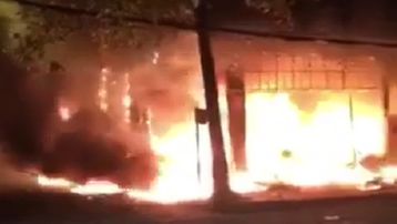 Phòng trà ở TP Vinh cháy dữ dội, ít nhất 6 người thiệt mạng