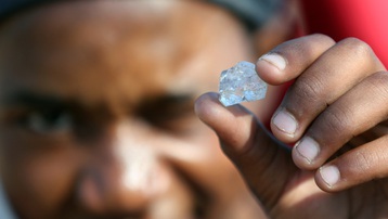 'Cơn sốt kim cương' bao trùm ngôi làng Nam Phi