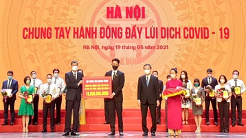 Tân Hoàng Minh Group trao tặng 20 tỷ đồng cho quỹ vaccine TP. Hà Nội