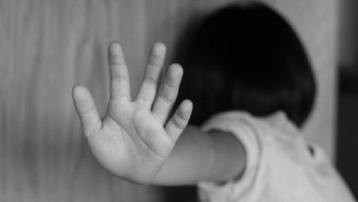 Yên Bái: Khởi tố đối tượng 71 tuổi nhiều lần hiếp dâm 2 bé gái 8 tuổi