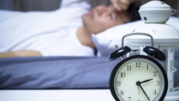 Nguy cơ bệnh COVID-19 tiến triển do thói quen ngủ ít