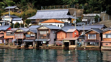 Ngôi làng nhà thuyền yên bình ở Nhật Bản