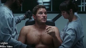 Chris Pratt làm được gì trong 'The Tomorrow War' ngoài khoe cơ bắp?