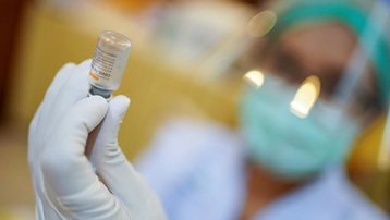 Thái Lan: Hơn 600 nhân viên y tế nhiễm Covid-19 dù đã tiêm vaccine