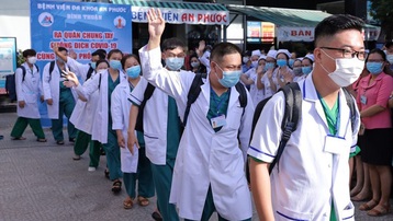 Thầy thuốc trẻ ở Bình Thuận lên đường vào TP.HCM tham gia phòng chống dịch
