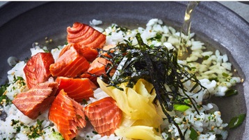 Văn hóa ẩm thực: Cơm chan trà - quốc hồn của Nhật Bản từng là món 'đuổi khách'?