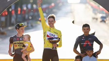 ĐKVĐ Pogacar lập kỷ lục ở cuộc đua xe đạp Tour de France
