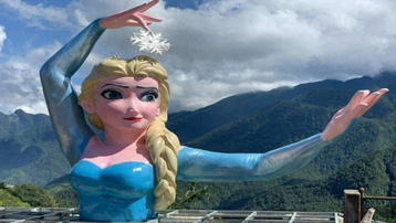 Sa Pa: Tạm dừng hoạt động cơ sở có tượng Nữ hoàng băng giá Elsa 