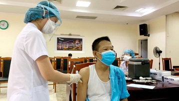 Các bệnh viện ở Đà Nẵng tiêm vaccine Covid-19 cho đối tượng ưu tiên