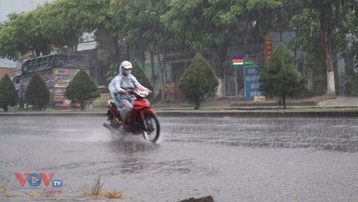 Thời tiết hôm nay: Trung Bộ tiếp tục nắng nóng, các vùng còn lại mưa rào và dông