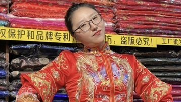 Trung Quốc: Cô gái tốt nghiệp đại học trở thành người mẫu chuyên thử tang phục cho người đã khuất