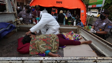 Bệnh viện ở Indonesia vỡ trận, gần 270 bệnh nhân Covid-19 chết tại nhà