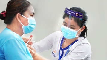 Gần 1 triệu liều vaccine phòng dịch Covid-19 về đến sân bay Tân Sơn Nhất