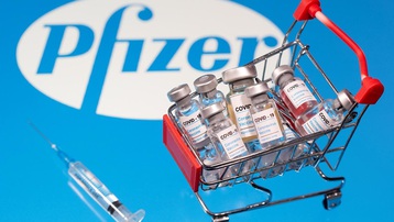 Pfizer tăng giá bán vaccine COVID-19 ở Anh