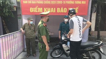 Ngày 23/8, Hà Nội xử phạt hơn 700 trường hợp vi phạm phòng chống dịch COVID-19