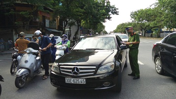 Ngày 25/8, Hà Nội xử phạt 978 trường hợp vi phạm phòng chống dịch COVID-19