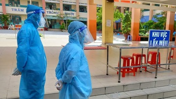 TP Hồ Chí Minh: Chuyên gia tâm lý cùng nhân viên y tế trấn an người nhiễm COVID-19