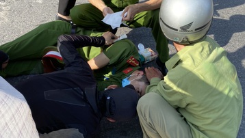 Hà Nội: Thanh niên thông chốt gây chấn thương cảnh sát giao thông