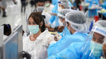 Thái Lan đồng loạt tiêm trộn lẫn vaccine ngừa Covid-19
