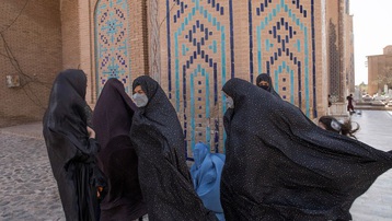 Taliban cấm phụ nữ làm việc chung với nam giới